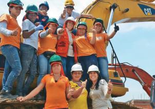 Un grupo de mujeres vallecaucanas han liderado un proceso de capacitación para que la industria de la construcción en Cali incorpore procedimientos de producción limpia y amigables con el medioambiente