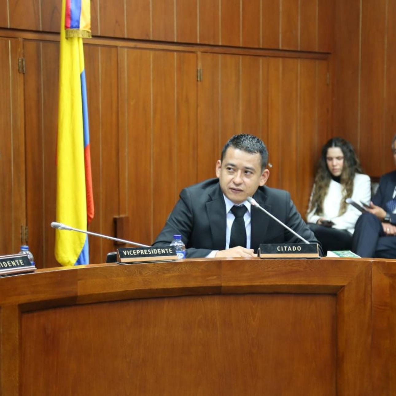 El ministro Arturo Luna participó en el debate realizado por la Comisión Sexta del Senado sobre las acciones que permitirán aumentar los recursos para el sector de Ciencia, Tecnología e Innovación.